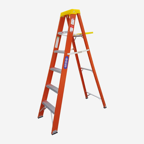 6' PROFESSIONAL FIBERGLASS LADDER